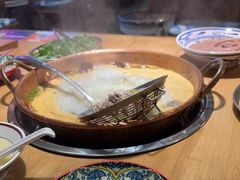 -洱火云南酸菜牛肉火锅(石景山当代商城店)