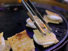 现烤棉花糖苏打饼干-玄希浪漫厨房·韩料烤肉(湖滨银泰in77店)