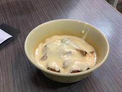 猪颈肉芝士捞公仔面-新记餐厅(香槟大厦店)