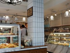 面包甜点陈列柜-老大昌(淮海中路店)