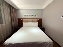 -和颐酒店(广州琶洲会展中心广州塔赤岗地铁站店)