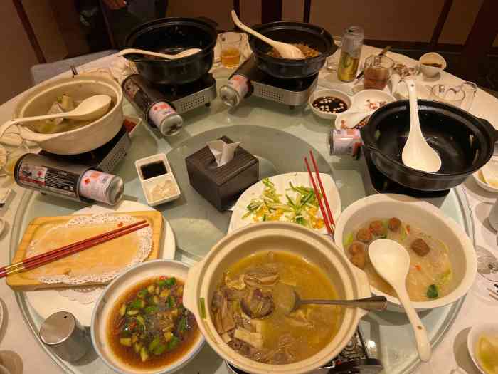 信阳食府(莲花池东路辅路店)-"信阳食府,具有地方特色,清炖羊肉口味