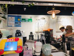 门面-果之满满鲜榨果汁(美罗城店)