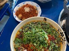 -马路边边麻辣烫联盟路店