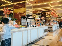 -大中华希尔顿酒店-念自助餐·嗨啤·小龙虾