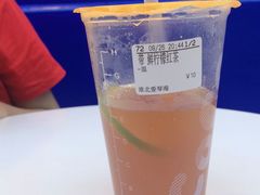 鲜柠檬红茶-CoCo都可(爱琴海店)
