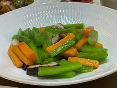 -艳阳天民俗村(公园路店)