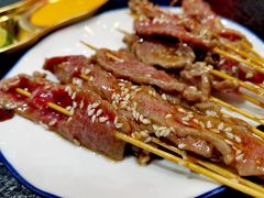 -何妹湿辣牛肉·粤式烧烤砂煲(桂雅路店)