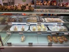 -白玉兰食品(中山公园龙之梦店)