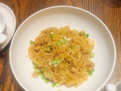 油渣炒酸菜-小大董·烤鸭(王府井apm店)