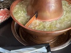 -果松木炭酸菜铜火锅·外婆参鸡汤