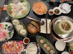 -得意咚瓜·顺德鱼生·冬瓜火锅(深圳首店)