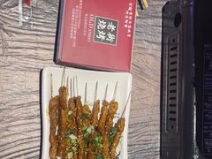 -老街烧烤大排档·地道湖北菜·龙虾馆(汉口火车站店)