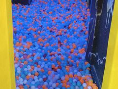 -爱蹦iBOON蹦床运动馆(江汉店)