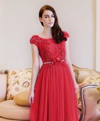 -满庭芳婚纱礼服店