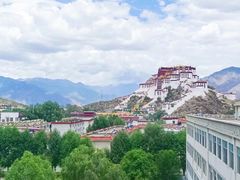 窗外景观-平措康桑·和牛自助观景餐厅(布达拉宫店)