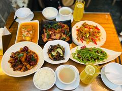 -隔壁老王·家常云南菜(花巷店)