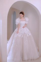-洋洋婚纱品牌集合店