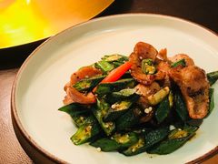 头抽炒秋葵黑豚肉-广州文华东方酒店·江-由辉师傅主理