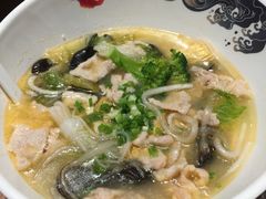 -渝是乎酸菜鱼(龙旗购物中心店)
