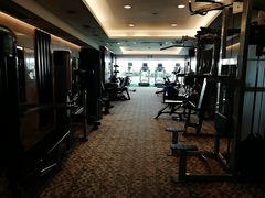 -深圳富苑皇冠假日套房酒店