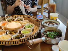 -包整·丝娃娃(一览甲秀楼风景店)