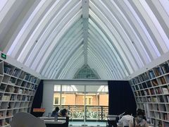 -钟书阁(松江泰晤士小镇店)