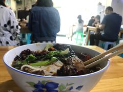 -越洋肖氏老米线(杨家坪店)