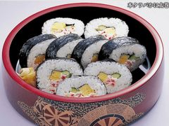 三文鱼寿司卷-鸿腾国际大酒店-海鲜姿造海鲜烤肉自助餐