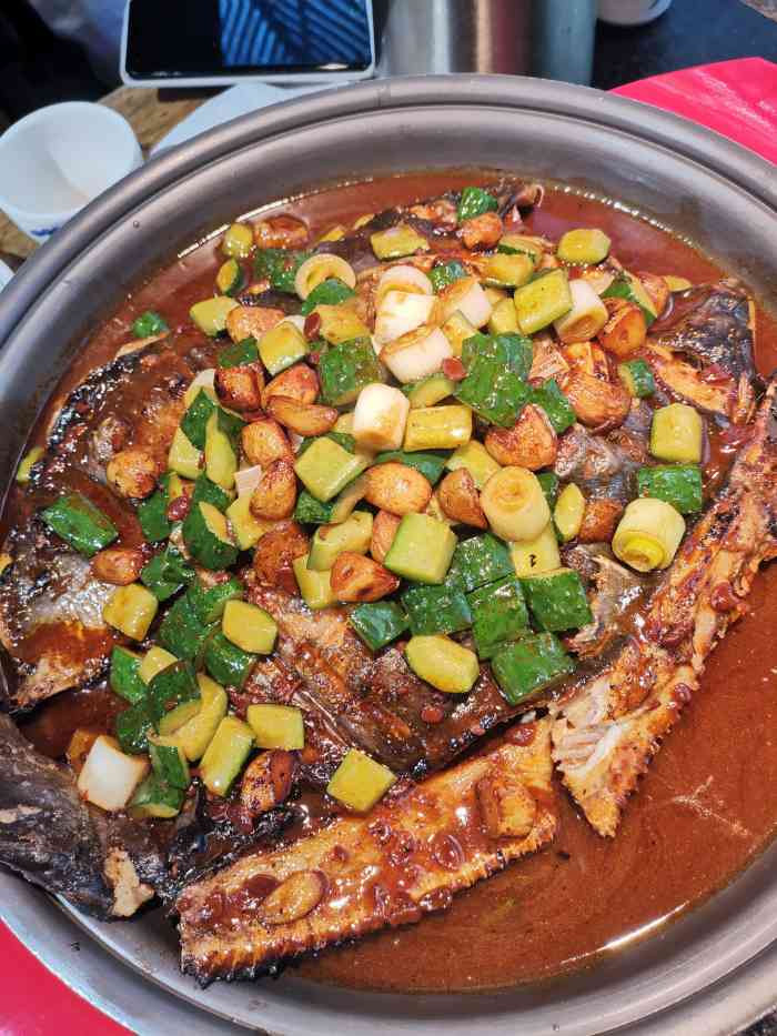 江边城巫山烤鱼(体育南路店)-"下雨天吃烤鱼很安逸～ 四个人点了一份