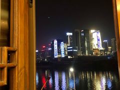 -小天鹅火锅·一线江景洪鼎旗舰店(洪崖洞店)
