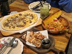 -I HOLIC艾豪丽披萨(KKone店)