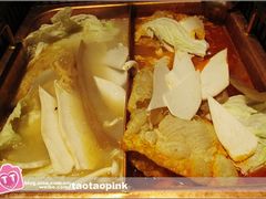 -老牌坊云南鱼豆花火锅(嵩山店)