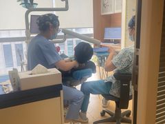 -瑞尔齿科(上海长风大悦城店)