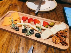 芝士拼盘-Brut Eatery Wine Bar & Restaurant (建国东路店)