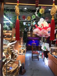 -灵彩珠宝(朗香街店)