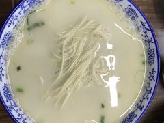 -雪琴面馆富安特色鱼汤面(城中花园店)