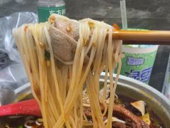 -铁锅哥米线