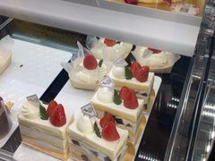 -花花卷卷·鲜食蛋糕(静安久光百货店)