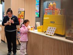 -麦当劳(卫星广场店)