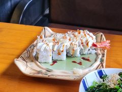 -8PINTS八品脱·日料·烧鸟·精酿小酒馆(莘庄店)