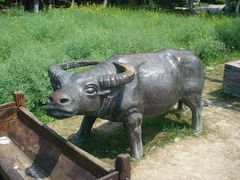稻香园的铜牛-朱家角课植园