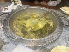 -八次方巴乡石锅鱼·金海湖水库活鱼(谷丰东路店)