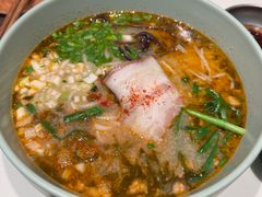 小锅米线-胡麻(静安嘉里店)