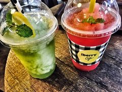 -莓园冰淇淋店