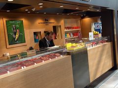 自助取餐区-LA MAISON DU CHOCOLAT(戴高乐机场T 2F店)