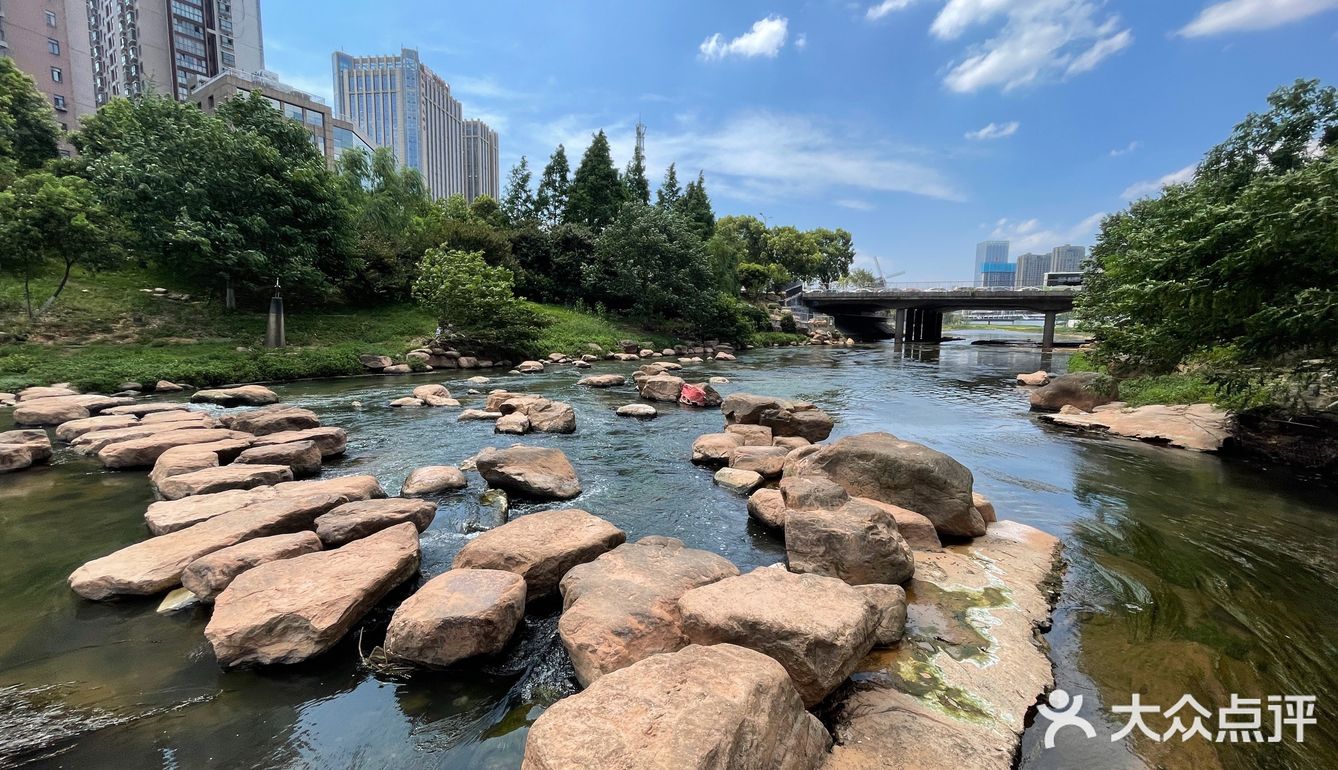秒杀韩国首尔的清溪川圭塘河野趣十足