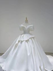 -Lady  Jane高端婚纱礼服馆