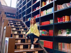 -钟书阁(松江泰晤士小镇店)