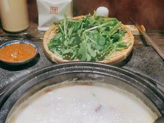 -大匠工房古船木艺术餐厅·猪肚鸡专门店(长白仙岛店)
